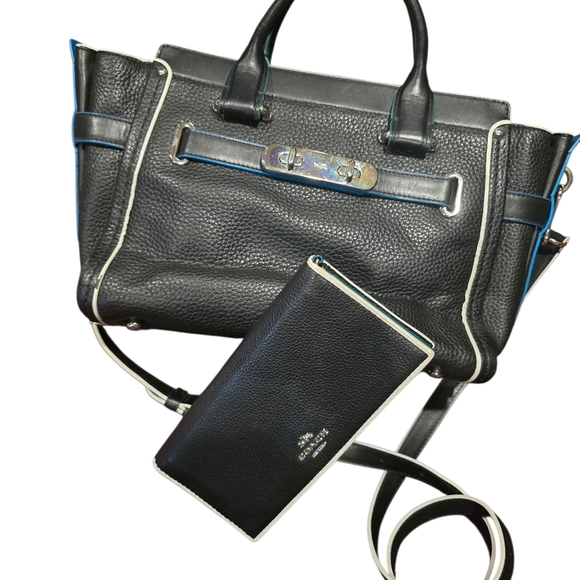 Coach Swagger 27 satchel in black pebble leather WITH MATCHING WALLET